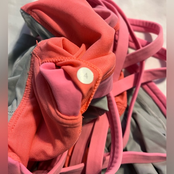 Lululemon Beat The Heat Tank size 4 - Picture 9 of 9
